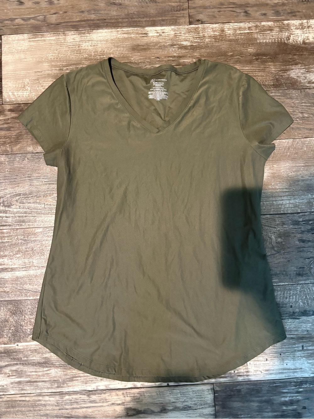 No Boundaries Olive V-Neck Short Sleeve Top XL